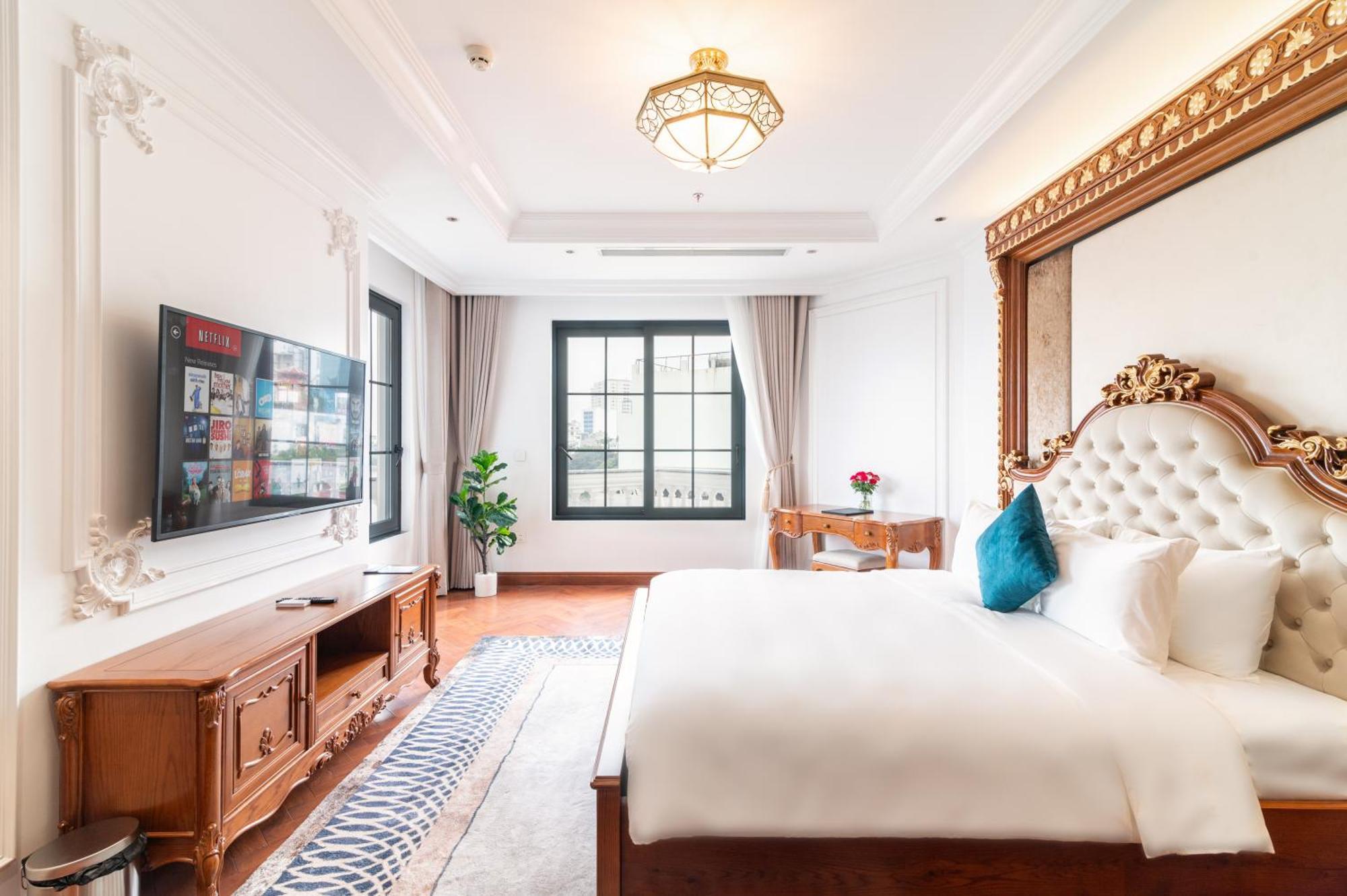 Luxe Paradise Trich Sai Khách sạn 4*